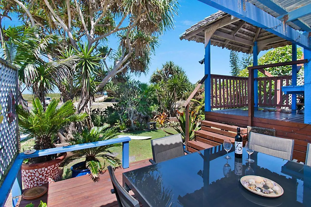 Beach House Lennox Head 0*,